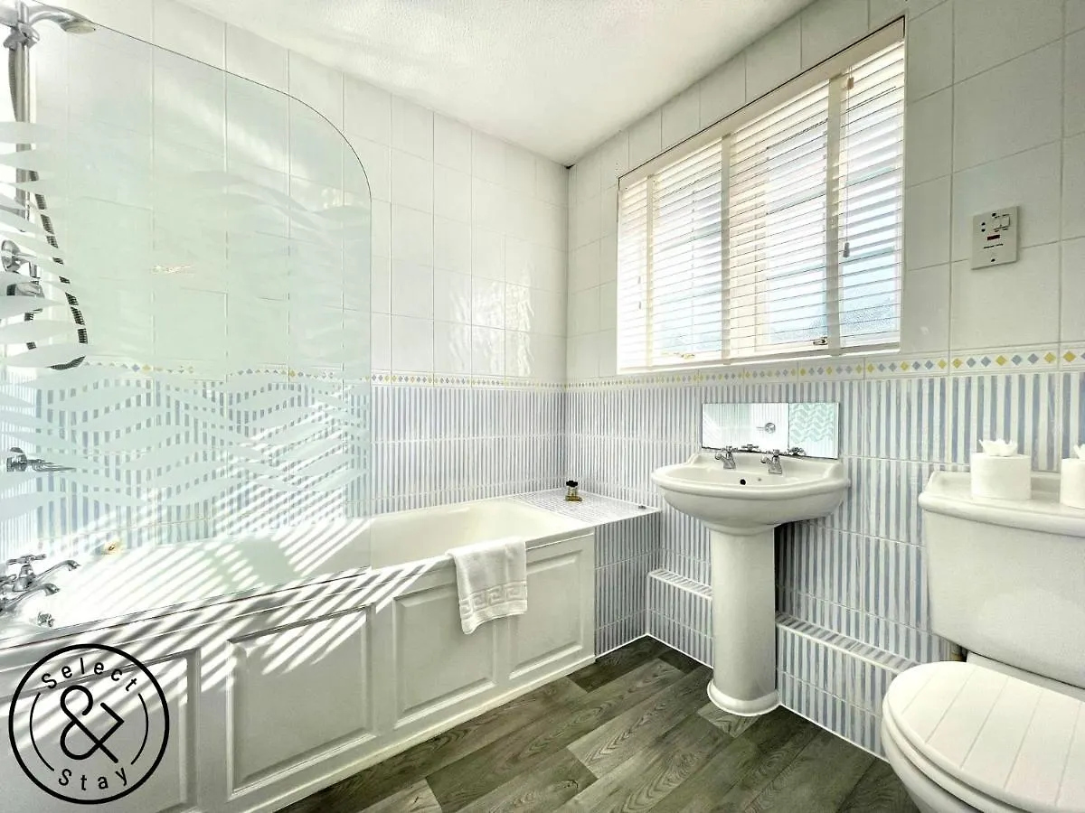 Vila Refurbished 4-Br House Near Beach And The Downs Hove 0*,