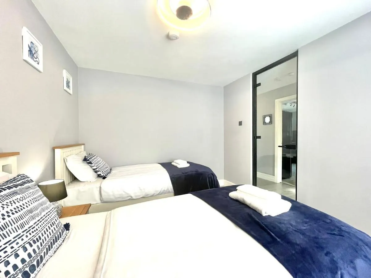 Vila Refurbished 4-Br House Near Beach And The Downs Hove
