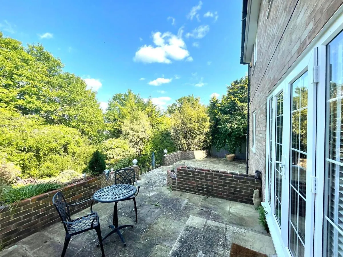 Vila Refurbished 4-Br House Near Beach And The Downs Hove 0*,  Velká Británie